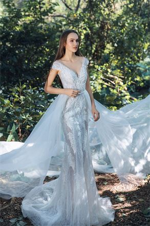 Deep V-neck Flowers Wedding Dress